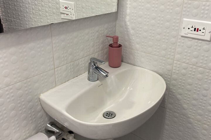 Room 84 of 92
