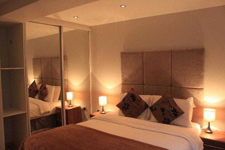 Room 2 of 10