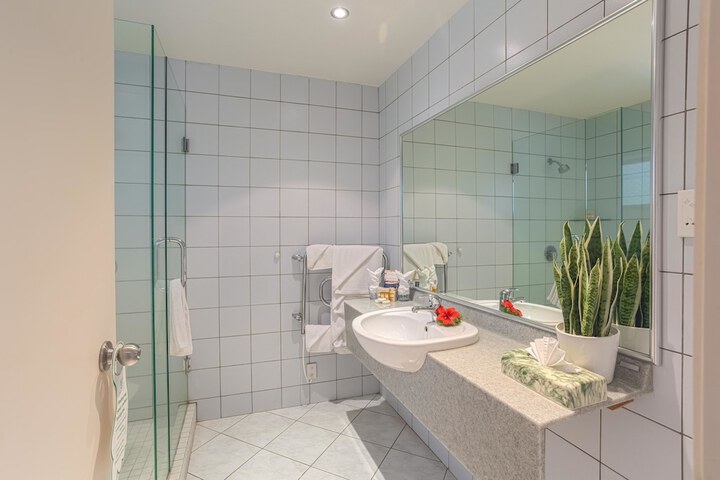 Room 15 of 65