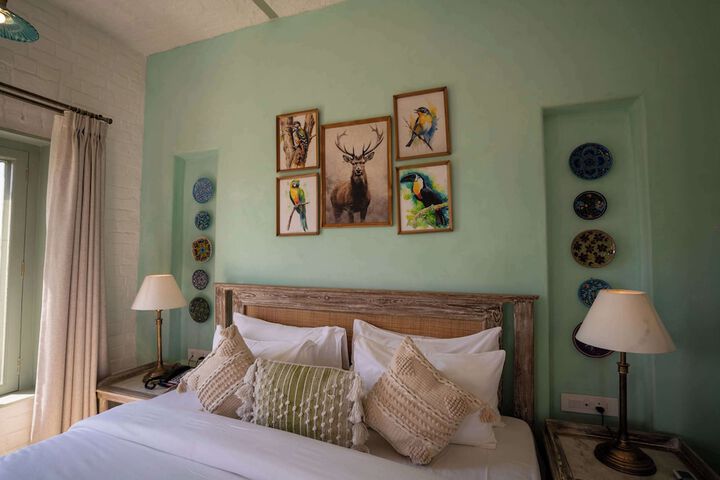 Room 9 of 30