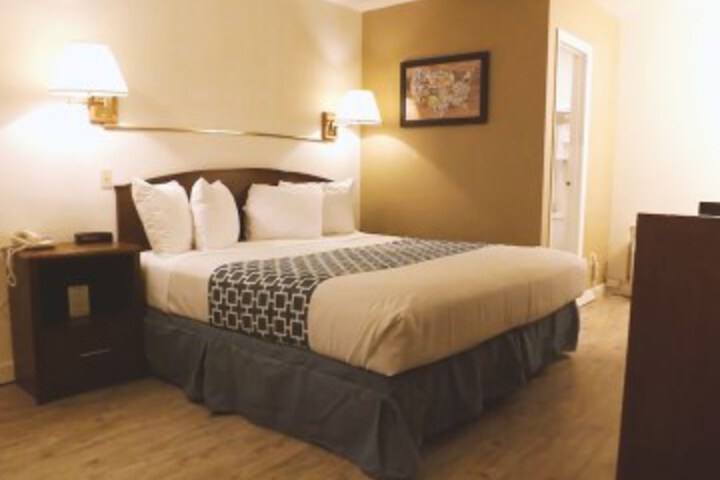 Room 12 of 35