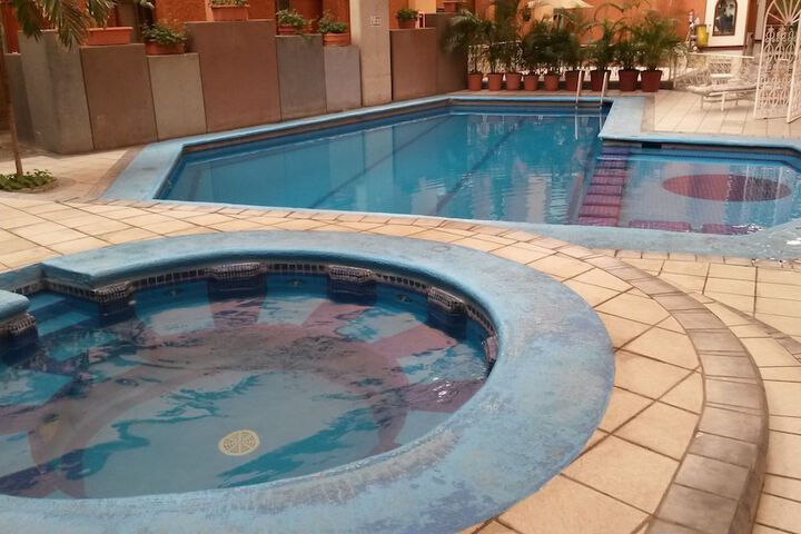 Hotel Pool