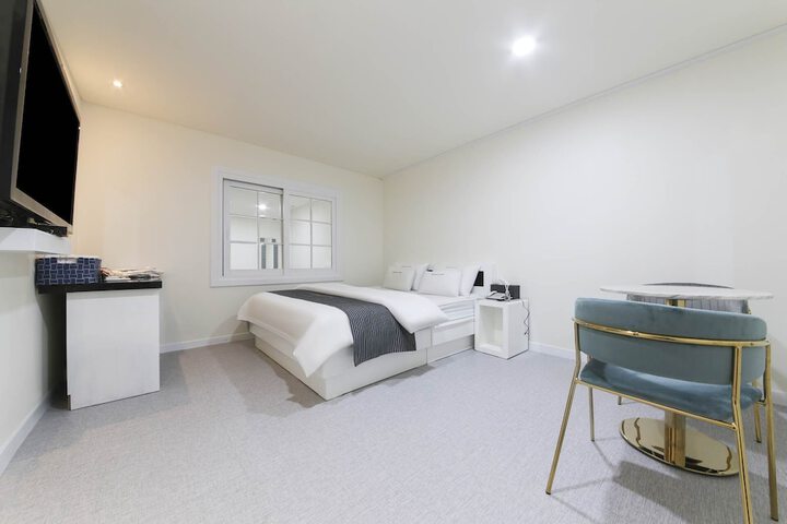 Room 41 of 80
