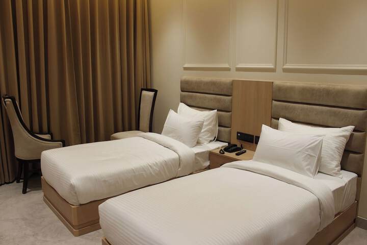 Room 19 of 77