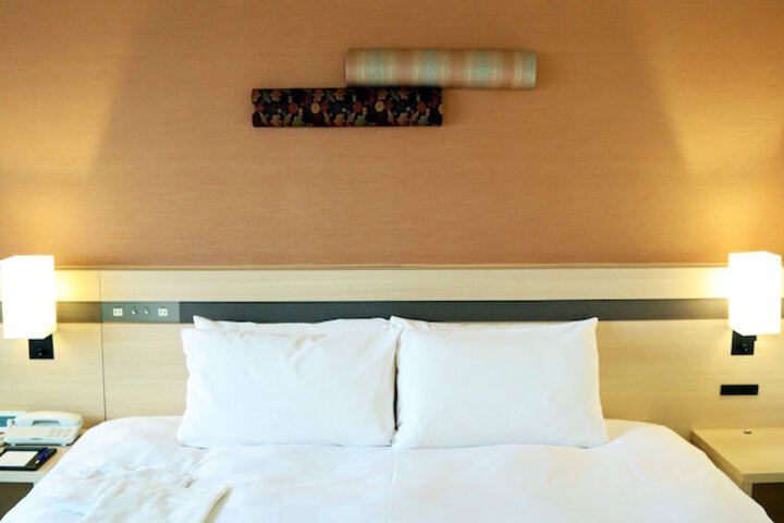 Room 11 of 42