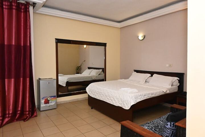 Room 7 of 24