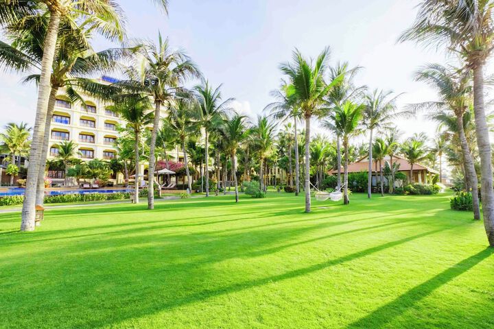 Hotel Exterior 114 of 139