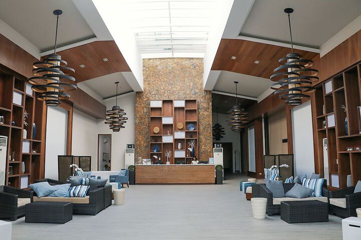 Hotel Lobby