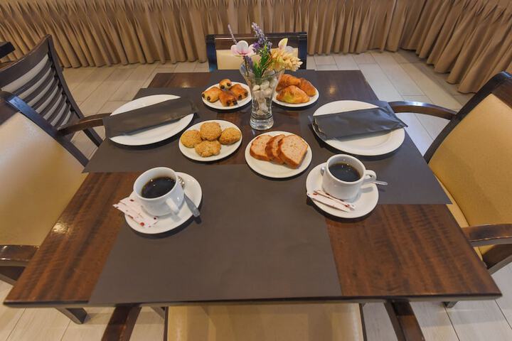 Breakfast/Coffee Service 87 of 107