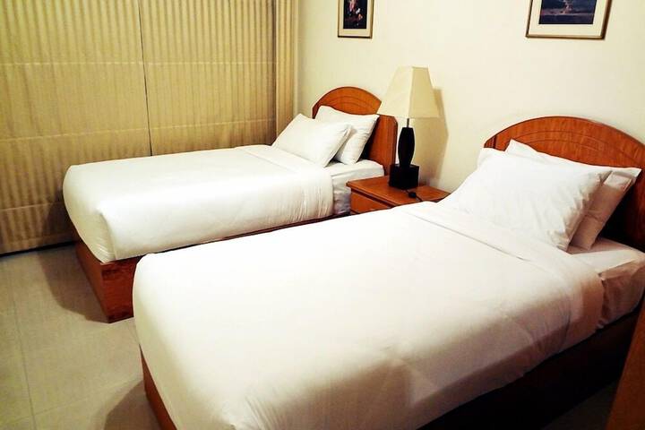 Room 6 of 48
