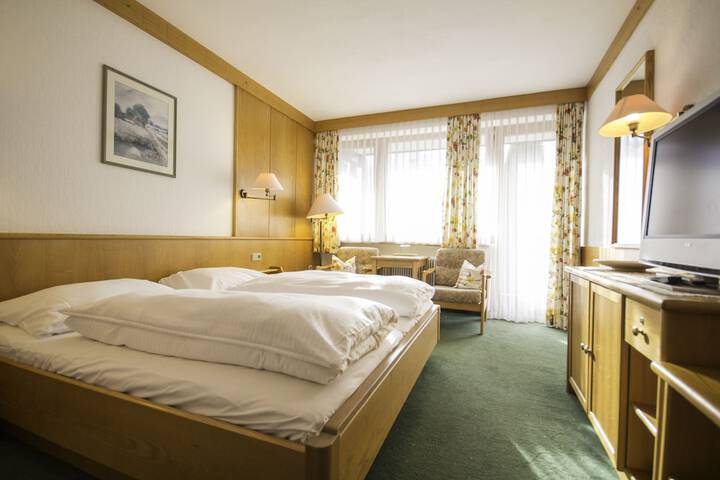 Room 6 of 61