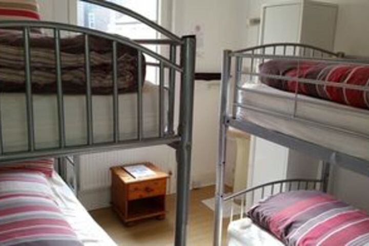 Room 4 of 17