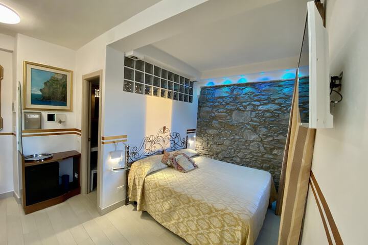 Room 73 of 190