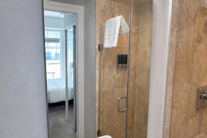 Room 187 of 195