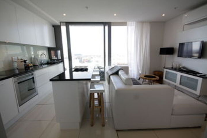 Room 9 of 18