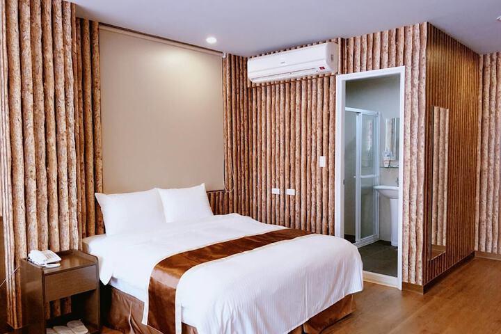 Room 33 of 65