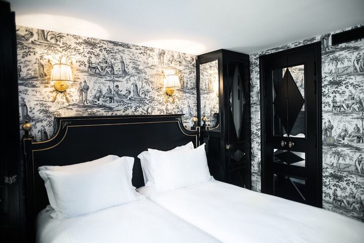 Room 21 of 39