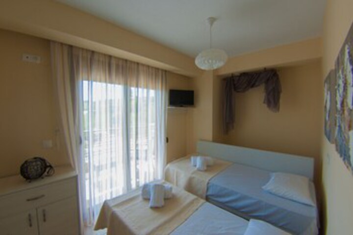 Room 33 of 44