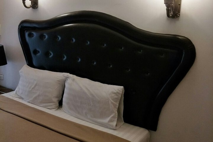 Room 8 of 29