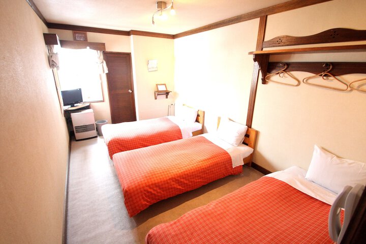 Room 3 of 21