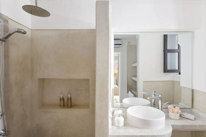 Bathroom Interior Photo
