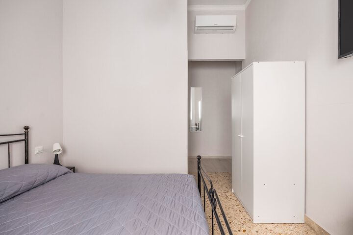 Room 14 of 68