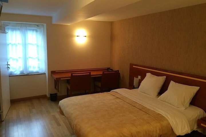Room 3 of 11
