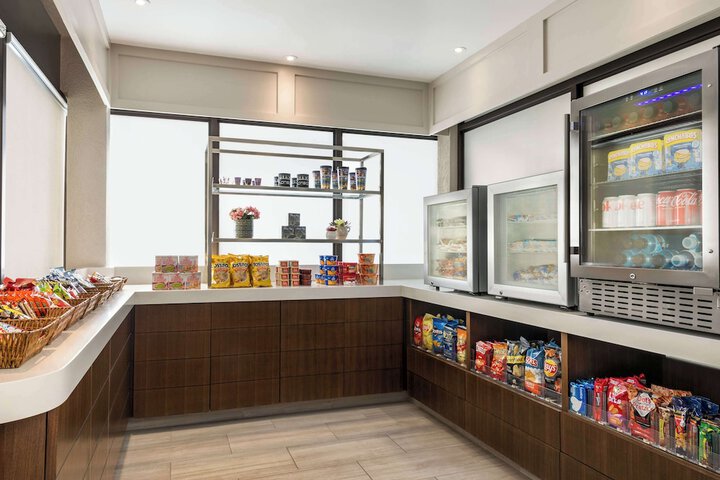Snack bar