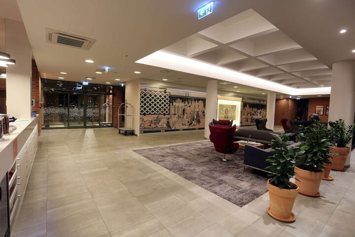 Hotel Interior 6 of 86