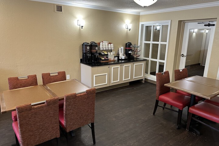 Breakfast/Coffee Service 21 of 26