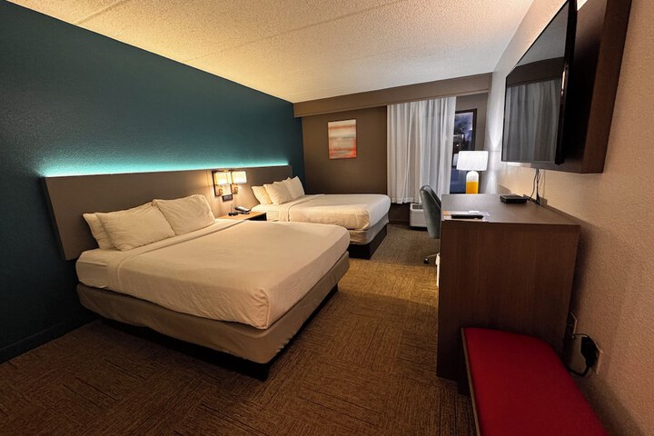 2 Queen Beds (5 of 26)