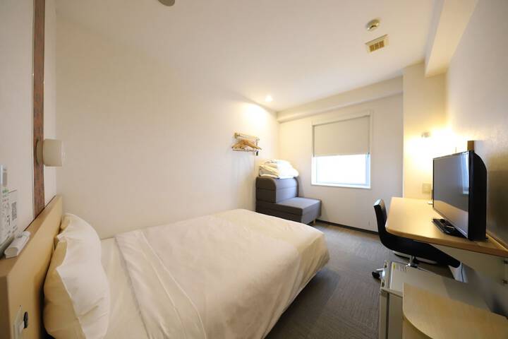 Room 9 of 41