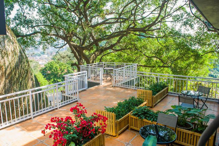 Gulangyu Piano & Sea Manor Hotel