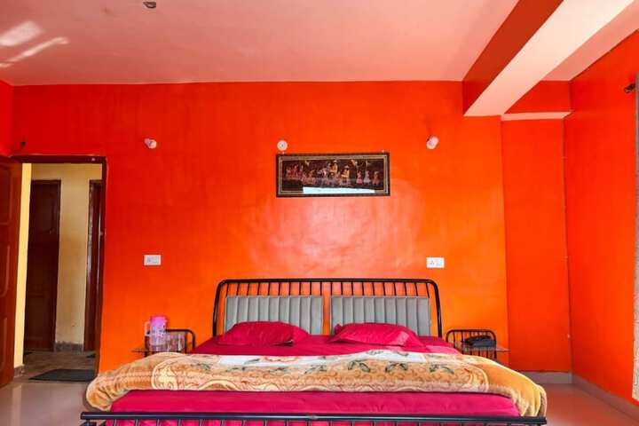 Room 3 of 10