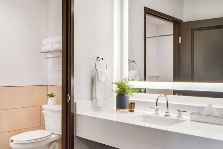 Bathroom sink