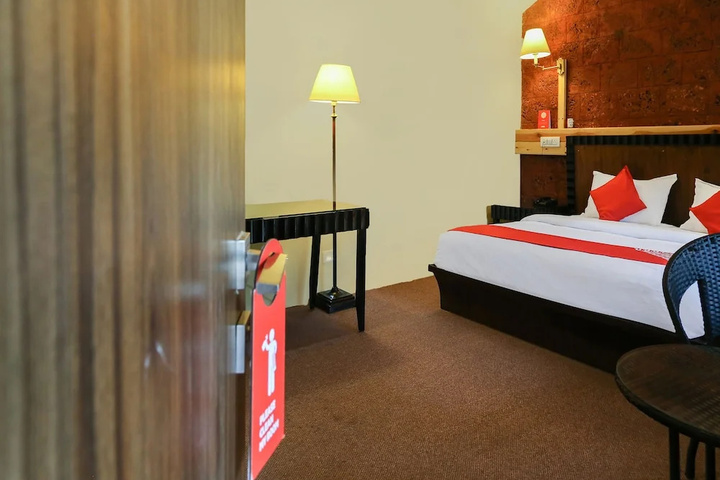 Room 3 of 12