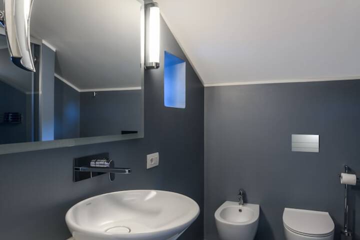 Room 65 of 172
