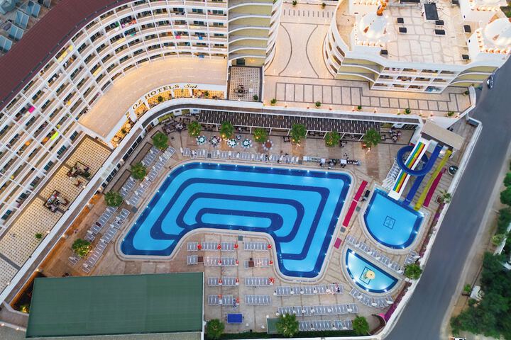 Hotel 469 of 525