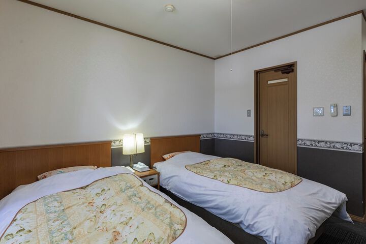 Room 22 of 96