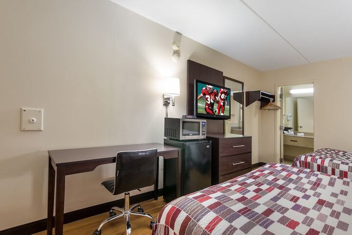 Deluxe Double Bed (9 of 13)