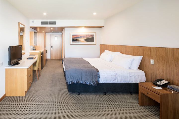 Room 4 of 55