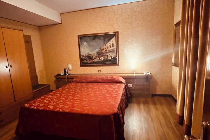 Room 16 of 57