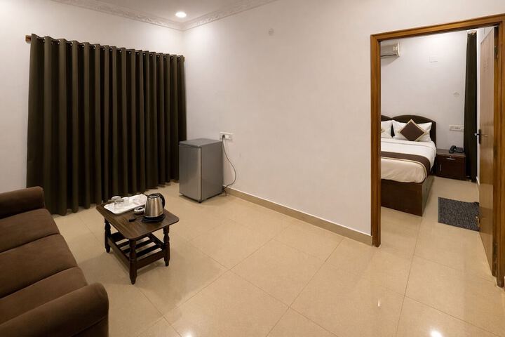 Room 16 of 30