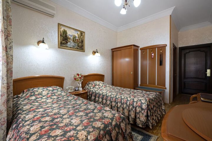 Room 16 of 66