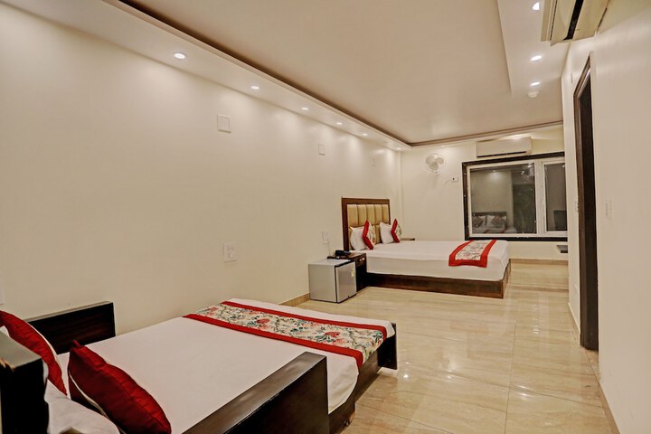 Room 27 of 65