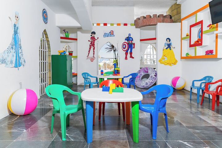 Room 25 of 51