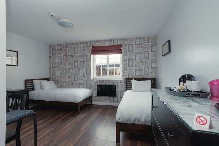 Room 4 of 23