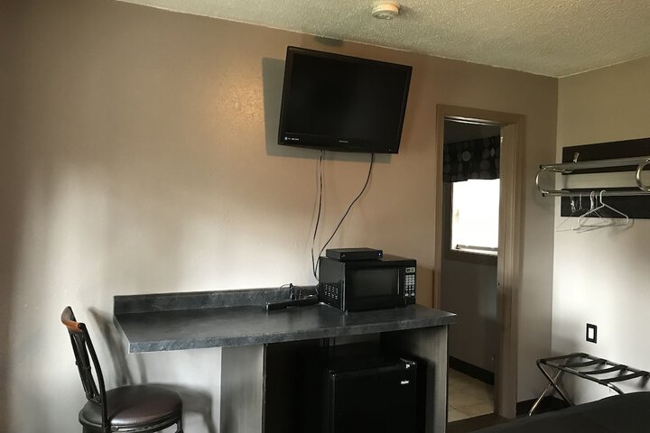 Room 10 of 25