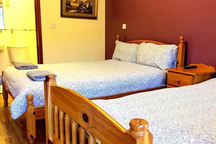 Room 7 of 18