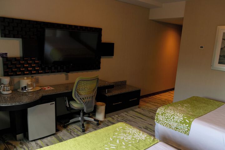 Room 10 of 120